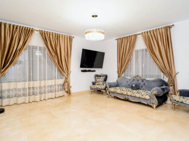 6 camere,  245mp, de vanzare vila in zona Breazu,  (La asfalt) 161678