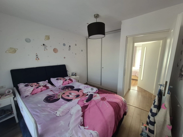 Apartament 4 camere - Miroslava