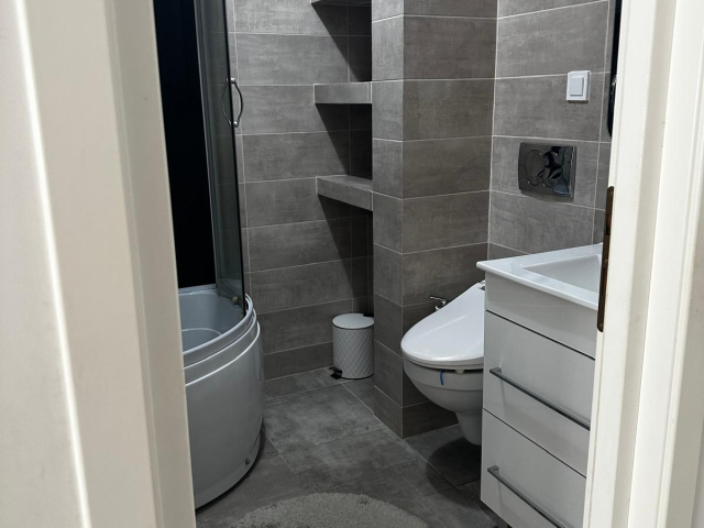 De inchiriat apartament nou, 2 camere,  decomandat,  52 mp, Pacurari,  (Rasarit de soare) 162862