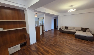 Apartament 3 camere - Centru