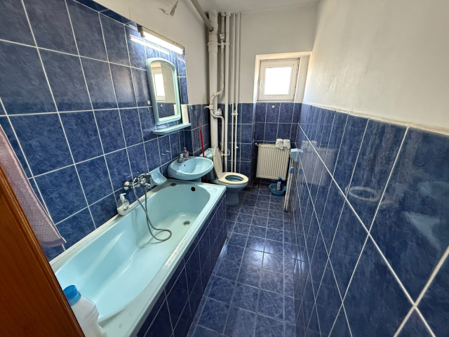 Podu Ros apartament  73 mp, 3 camere,  decomandat, de vanzare,  (Granit Bulevardul Socola) 163449