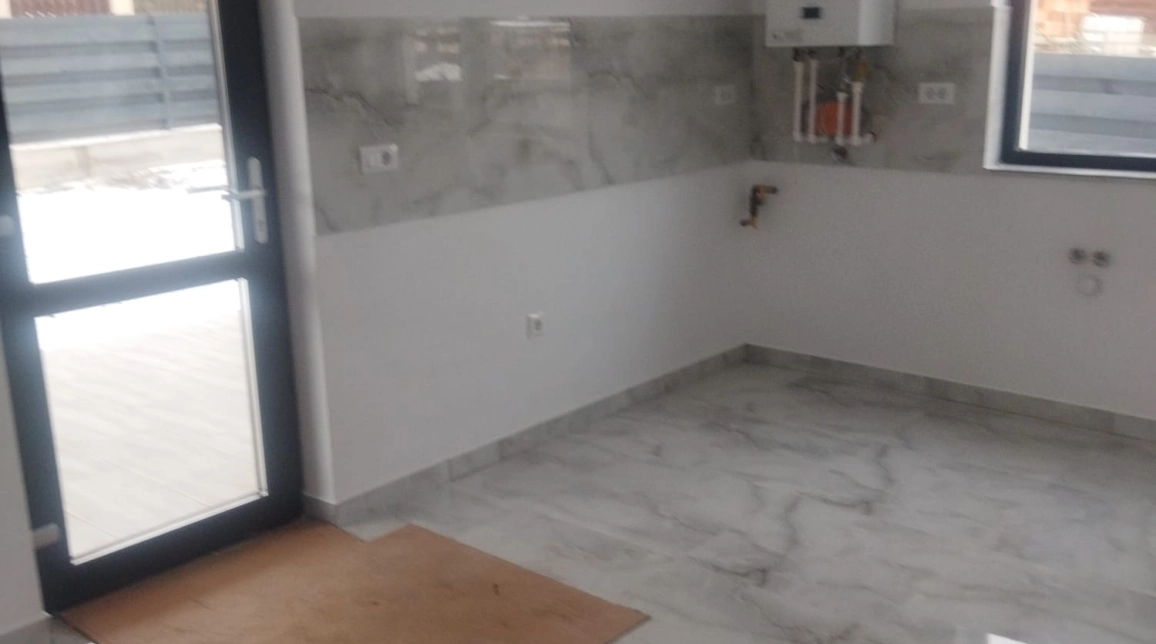 Oferta 4 camere, 106 mp, de vanzare casa in zona Valea Adanca,  mai jos de 5 drumuri imagine 3