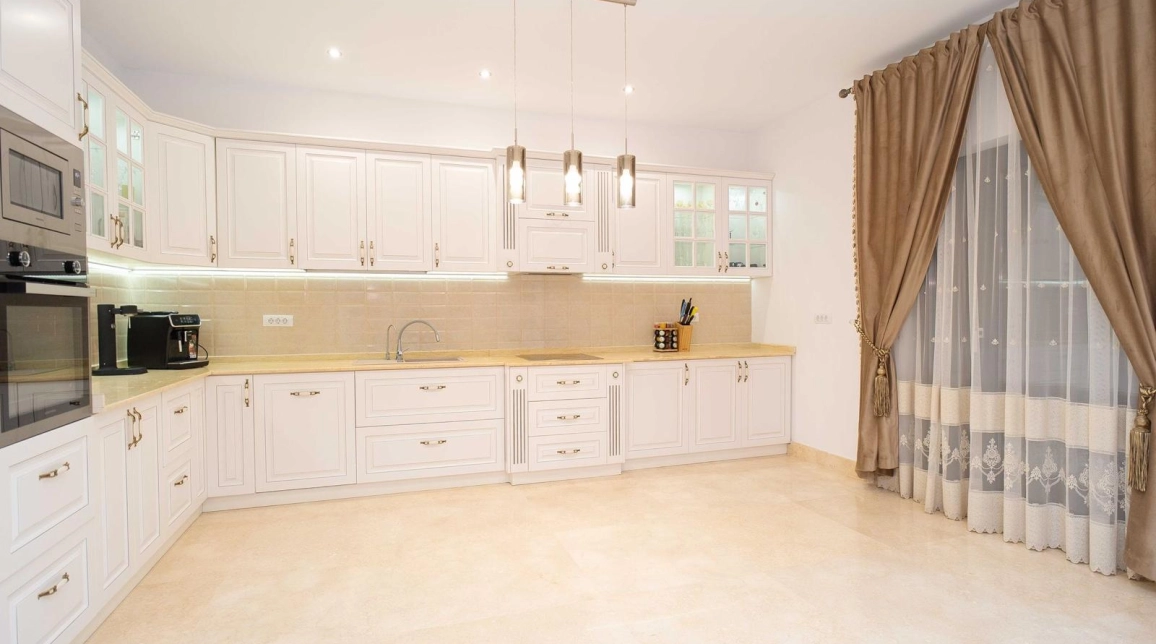 Oferta 6 camere, 245 mp, de vanzare casa in zona Breazu,  La asfalt imagine 4