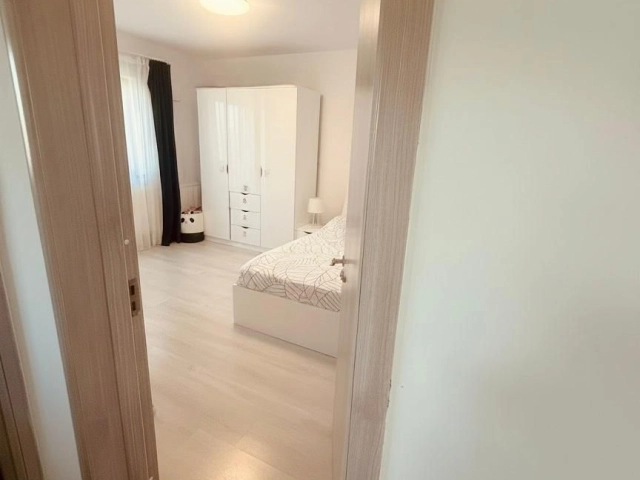 Apartament 4 camere - Miroslava