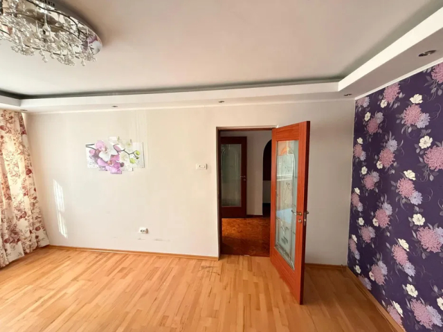 De vanzare apartament, 2 camere,  semidecomandat,  52 mp, Darmanesti,  (Orion / Str  Mihai Viteazul) 161672