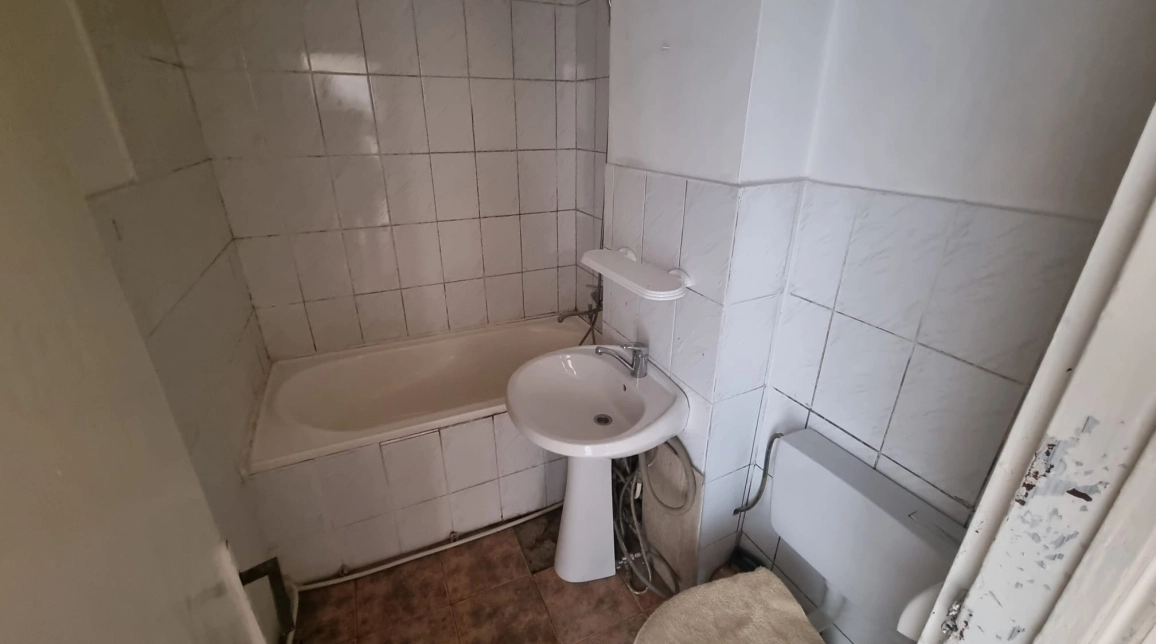 Oferta De vanzare apartament, 2 camere, decomandat, 52 mp, Podu Ros,  Piata Nicolina imagine 9