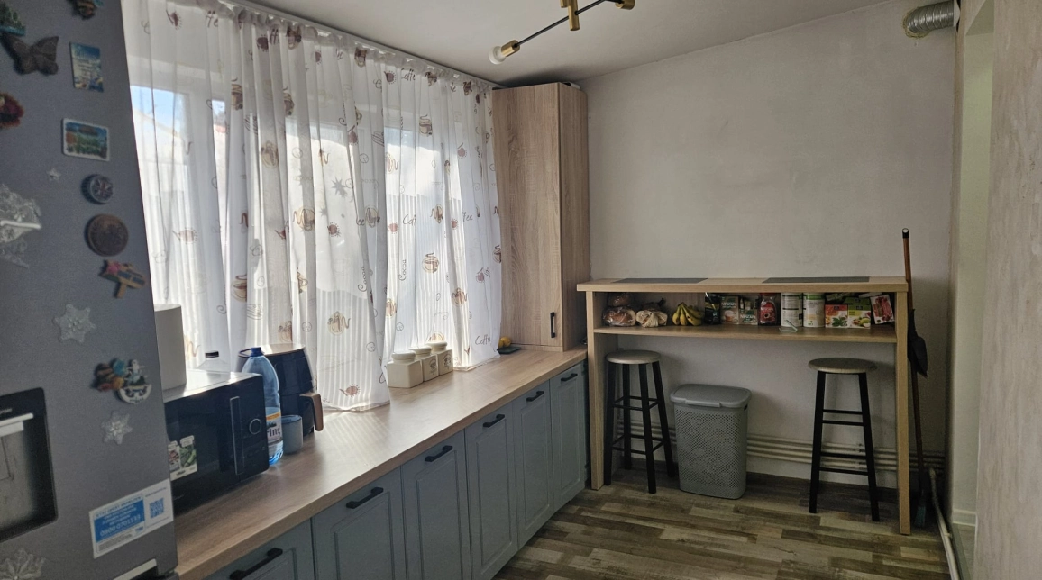 Oferta De vanzare apartament, 2 camere, nedecomandat, 50 mp, Alexandru cel Bun,  Liceul Miron Costin imagine 3