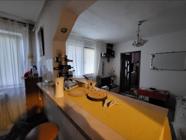 Alexandru cel Bun apartament  40 mp, 2 camere,  decomandat, de vanzare,  (Piata Alexandru) 162314