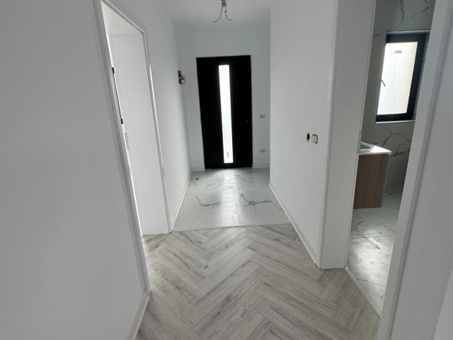 Apartament 4 camere - Miroslava