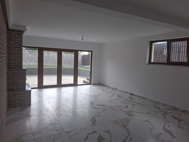 Apartament 6 camere - Lunca Cetatuii