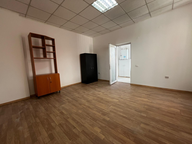 Spatiu comercial Centru Registrul Comertului  65mp  162333