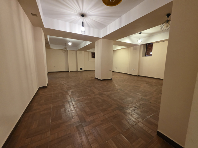 Spatiu comercial Centru P-ta Unirii 330mp  162750