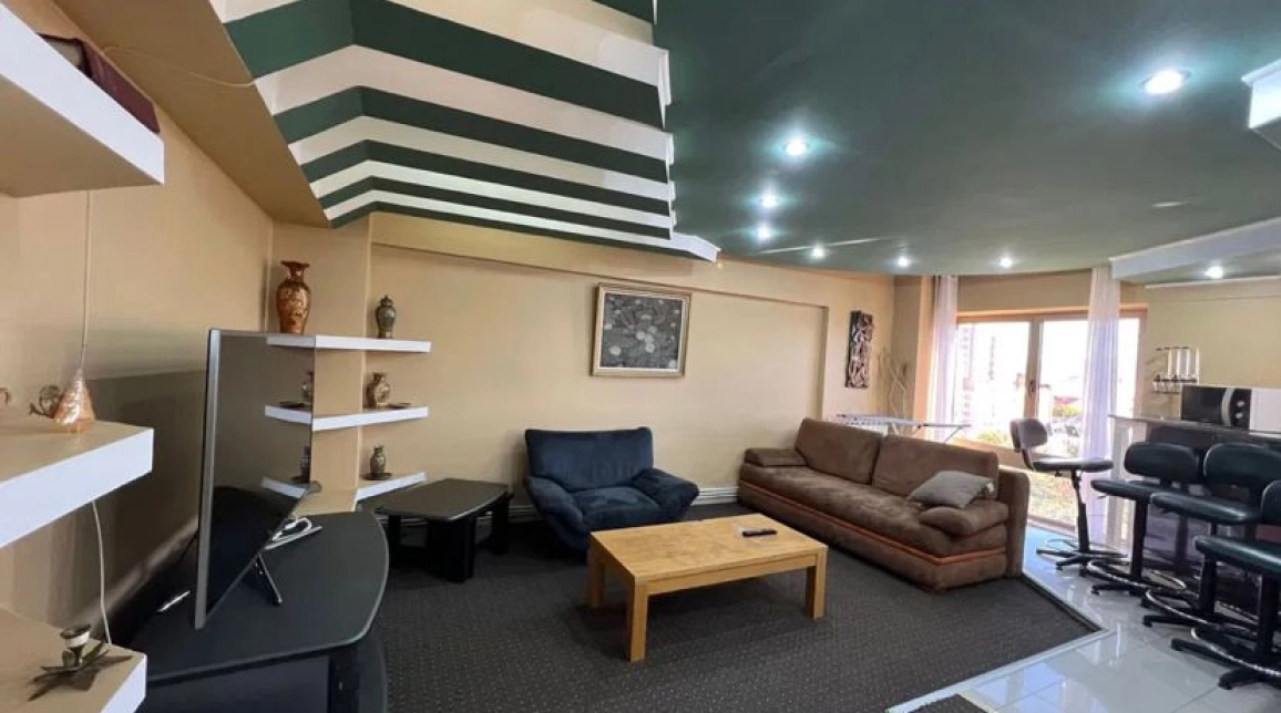 Oferta Apartament, 4 camere semidecomandat, 80 mp, Centru, de inchiriat,  Palas Mall imagine 1