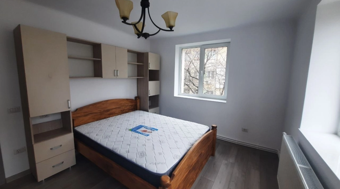 Oferta Central apartament 52 mp, 2 camere, semidecomandat, de inchiriat,  Banca Transilvania / Tribunal imagine 1