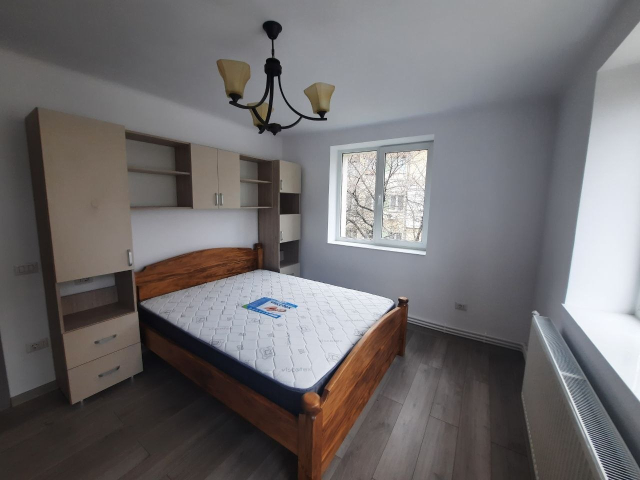 Central apartament  52 mp, 2 camere,  semidecomandat, de inchiriat,  (Banca Transilvania / Tribunal) 161999