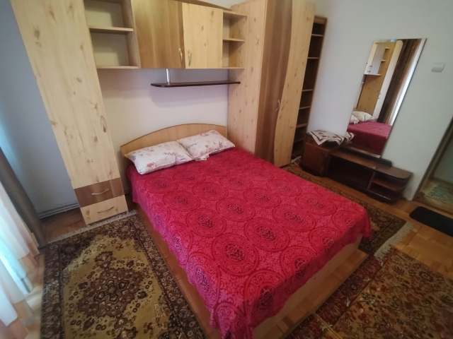 Centru apartament  55 mp, 2 camere,  decomandat, de inchiriat,  (Hala Centrala - BRD) 163459