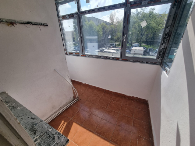 De vanzare apartament, 2 camere,  decomandat,  52 mp, Podu Ros,  (Piata Nicolina) 160942
