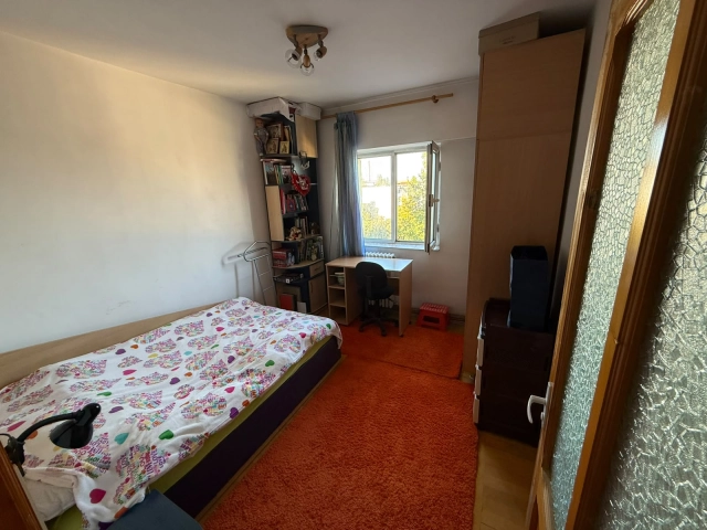 Apartament 3 camere - Podu Ros