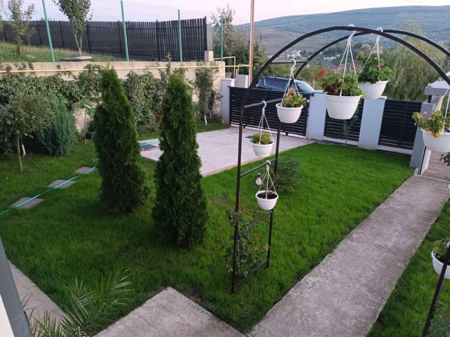 Apartament 3 camere - Tomesti