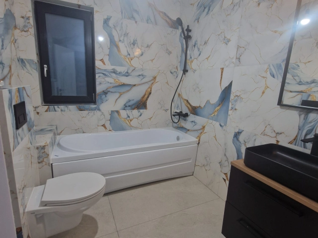 Apartament 4 camere - Miroslava
