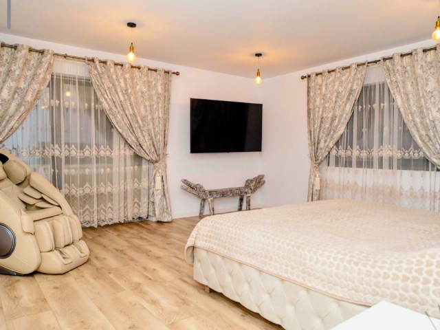 6 camere,  245mp, de vanzare vila in zona Breazu,  (La asfalt) 161678