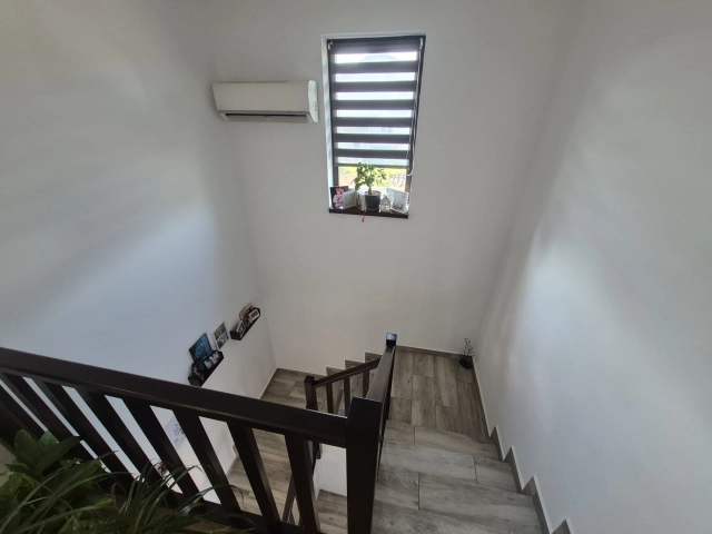 Apartament 4 camere - Miroslava