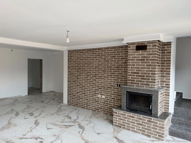Apartament 6 camere - Lunca Cetatuii