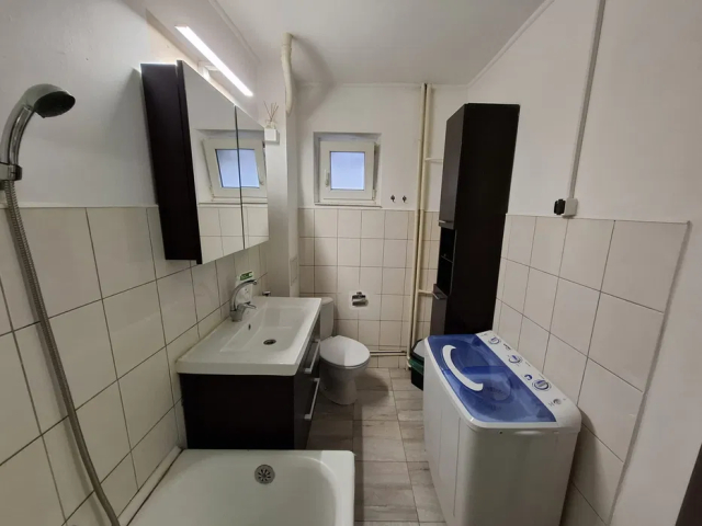 1 camera,  decomandat,  28 mp, de inchiriat apartament in zona Podu Ros,  (Sens Giratoriu) 161528