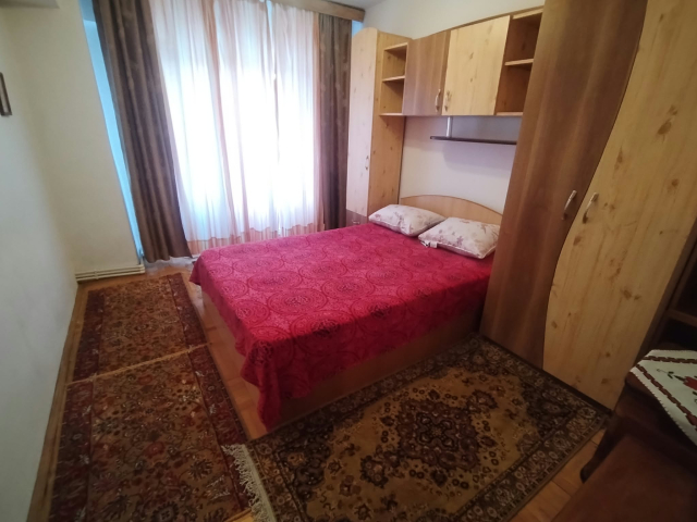 Centru apartament  55 mp, 2 camere,  decomandat, de inchiriat,  (Hala Centrala - BRD) 163459