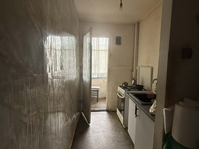 Apartament de vanzare, 3 camere,  semidecomandat,  50 mp, Podu Ros,  (Sensul Giratoriu) 162090