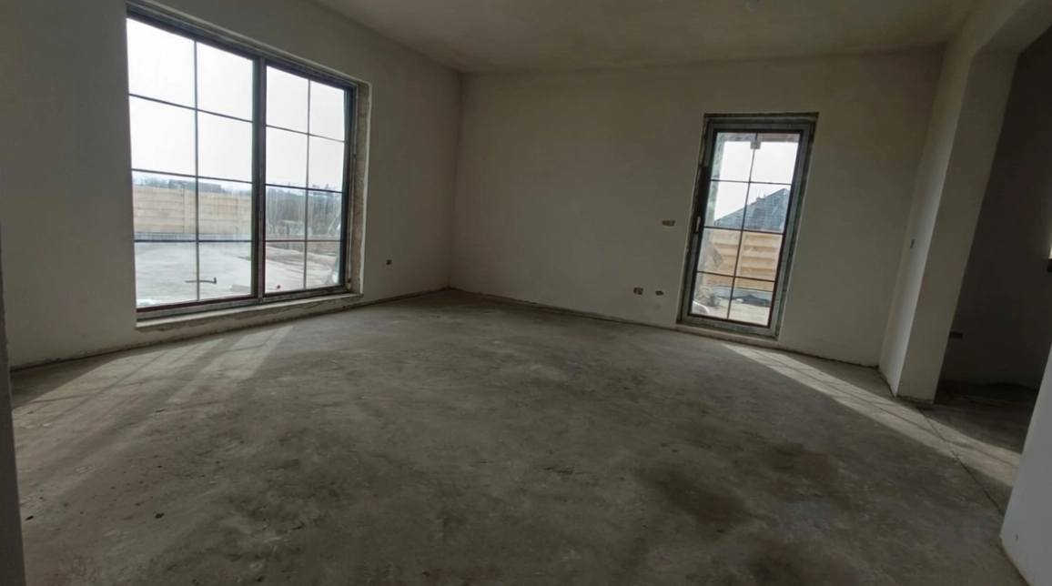 Oferta Casa, 4 camere , 110 mp, Aroneanu, de vanzare,  mai sus de Primarie imagine 1