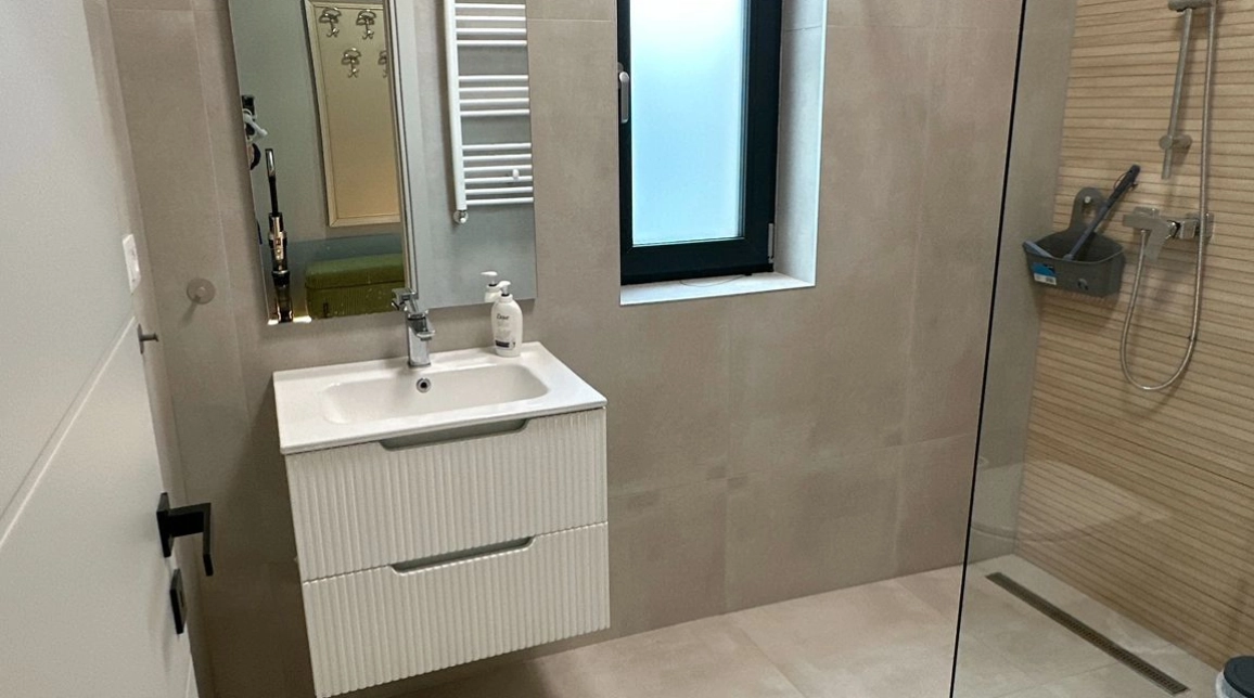 Oferta Casa, 4 camere , 114 mp, Bucium, de vanzare,  Visani - strada principala imagine 15