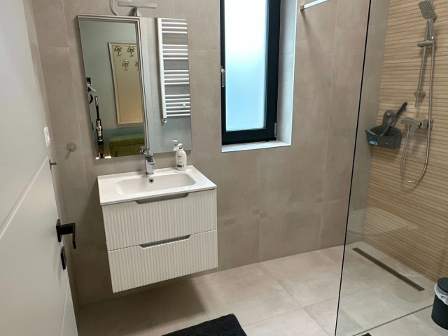 Apartament 4 camere - Bucium