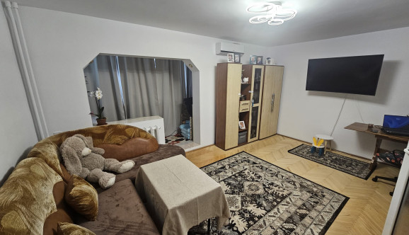 De vanzare apartament, 3 camere,  decomandat ,  73 mp , Frumoasa,  (Blv. Poiters)