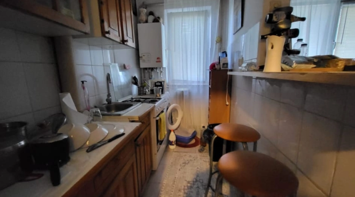 Oferta Alexandru cel Bun apartament 40 mp, 2 camere, decomandat, de vanzare,  Piata Alexandru imagine 2