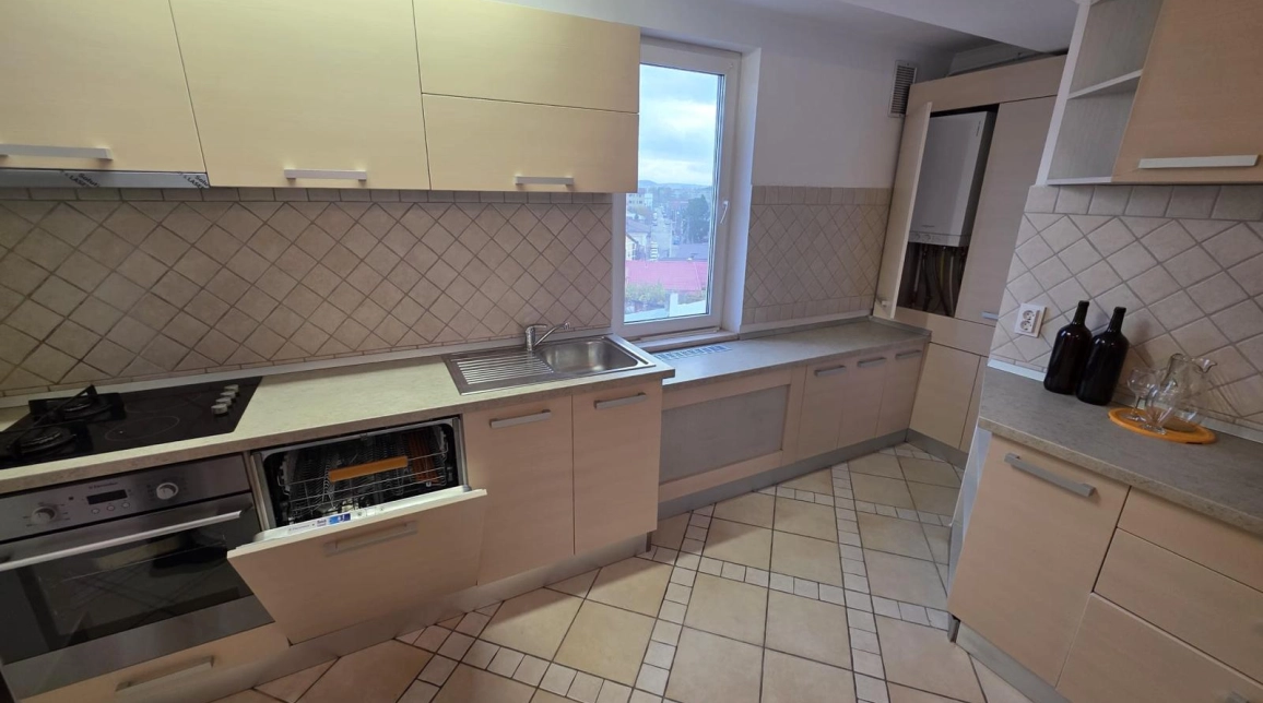 Oferta Apartament, 3 camere decomandat, 114 mp, Centru, de vanzare,  In spate la Mitropolie imagine 7