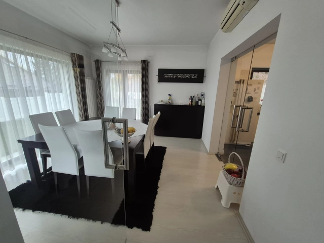 Apartament 5 camere - Bucium
