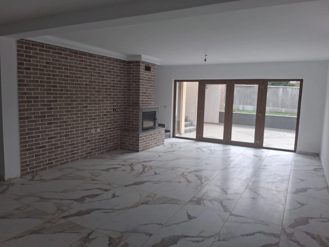 Apartament 6 camere - Lunca Cetatuii