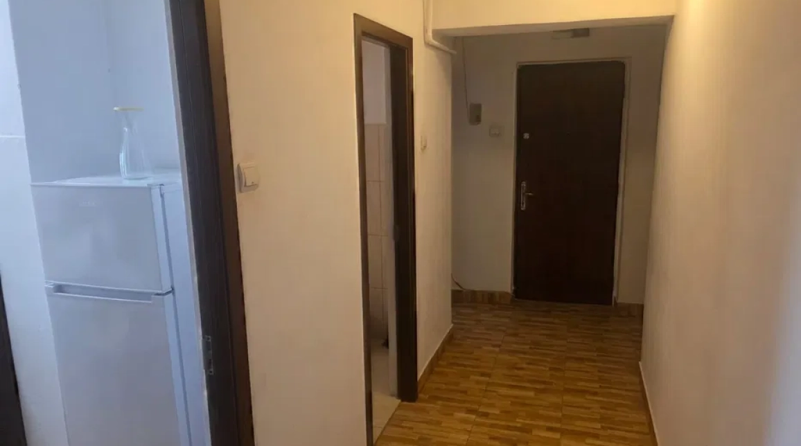 Oferta Central apartament 55 mp, 2 camere, decomandat, de inchiriat,  Palas Mall imagine 4