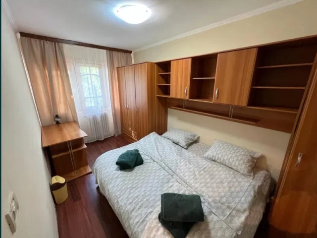 Apartament, 3 camere  semidecomandat,  65 mp, Podu Ros, de inchiriat,  (Facultatea de Fizica ) 161831