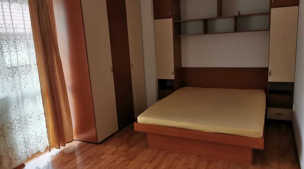 Oferta Apartament de inchiriat, 2 camere, decomandat, 70 mp, Nicolina,  Profi imagine 1