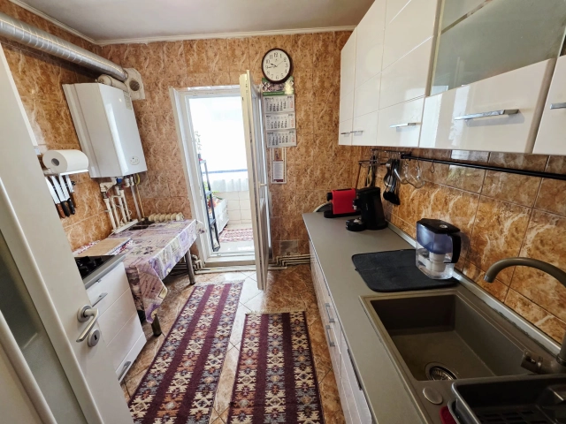 Apartament 3 camere - Alexandru cel Bun