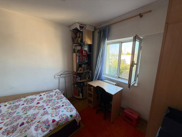 Podu Ros apartament  73 mp, 3 camere,  decomandat, de vanzare,  (Granit Bulevardul Socola) 163449