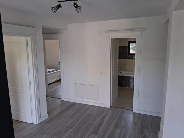 Apartament 4 camere - Dancu