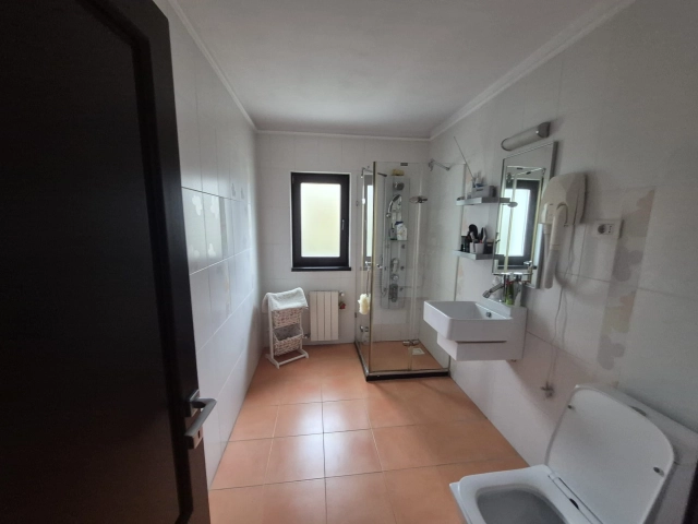 Apartament 5 camere - Bucium