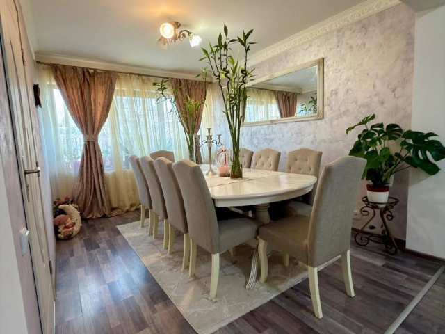 Apartament 4 camere - Valea Adanca