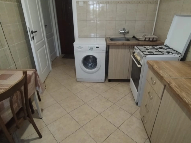 1 camera,  decomandat,  28 mp, de inchiriat apartament in zona Podu Ros,  (Lidl) 162433