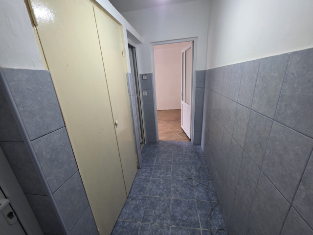 Alexandru cel Bun apartament  50 mp, 3 camere,  nedecomandat, de vanzare,  (Minerva) 162174
