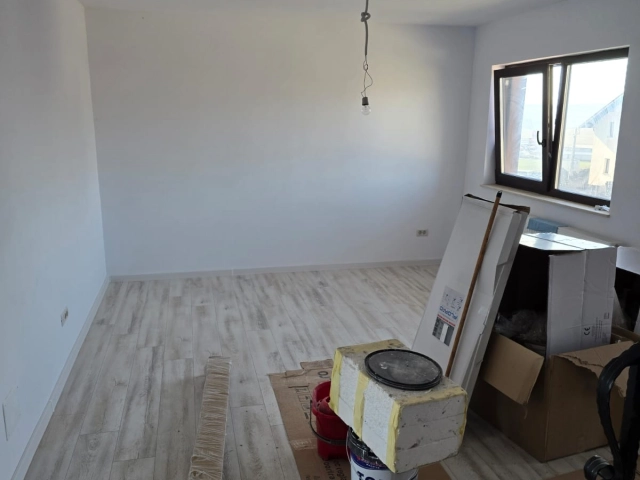 Apartament 3 camere - Miroslava