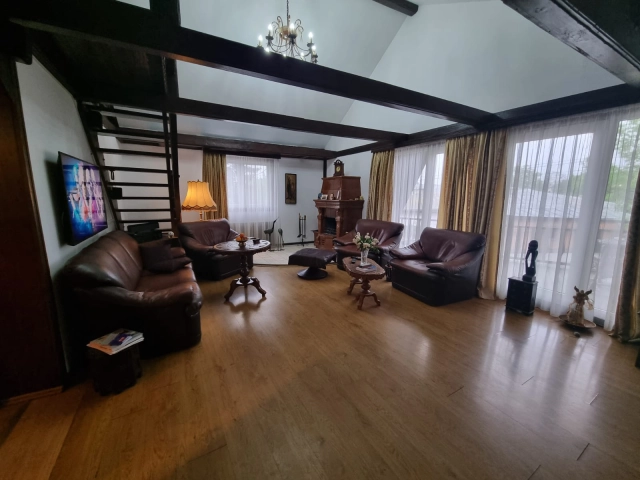 Apartament 7 camere - Sararie